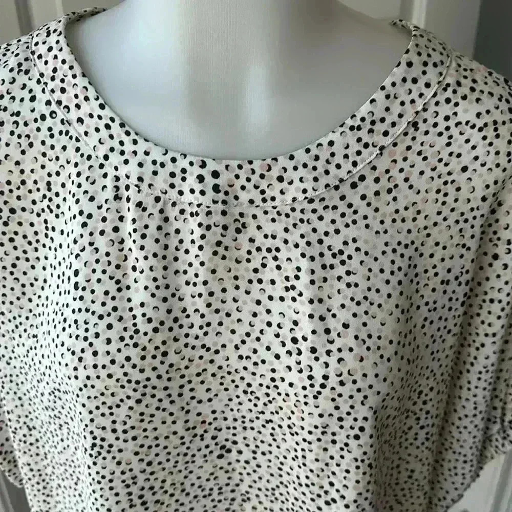 NWT size M NY&Co pink and black polka dot blouse top - Picture 2 of 6